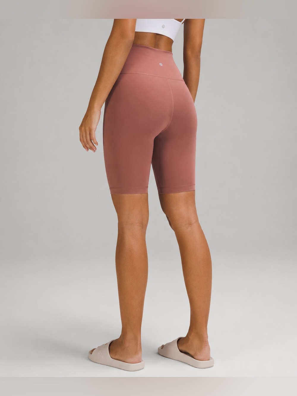 Lululemon Wunder Train High Rise Short 8" - Size 4